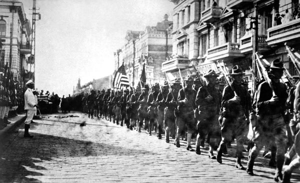 American_troops_in_Vladivostok_1918_HD-SN-99-02013.JPEG