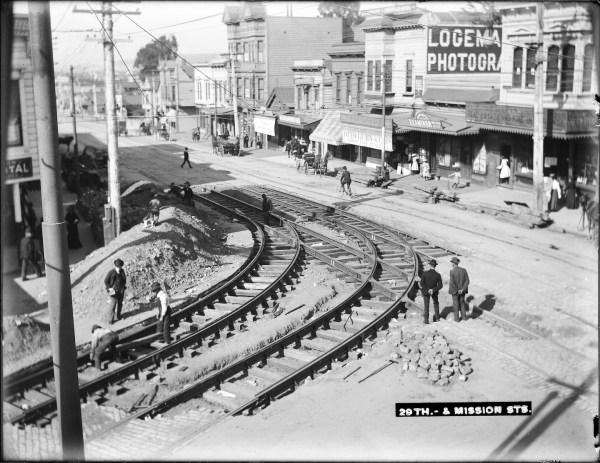 Curve 29th Street and Mission Streets